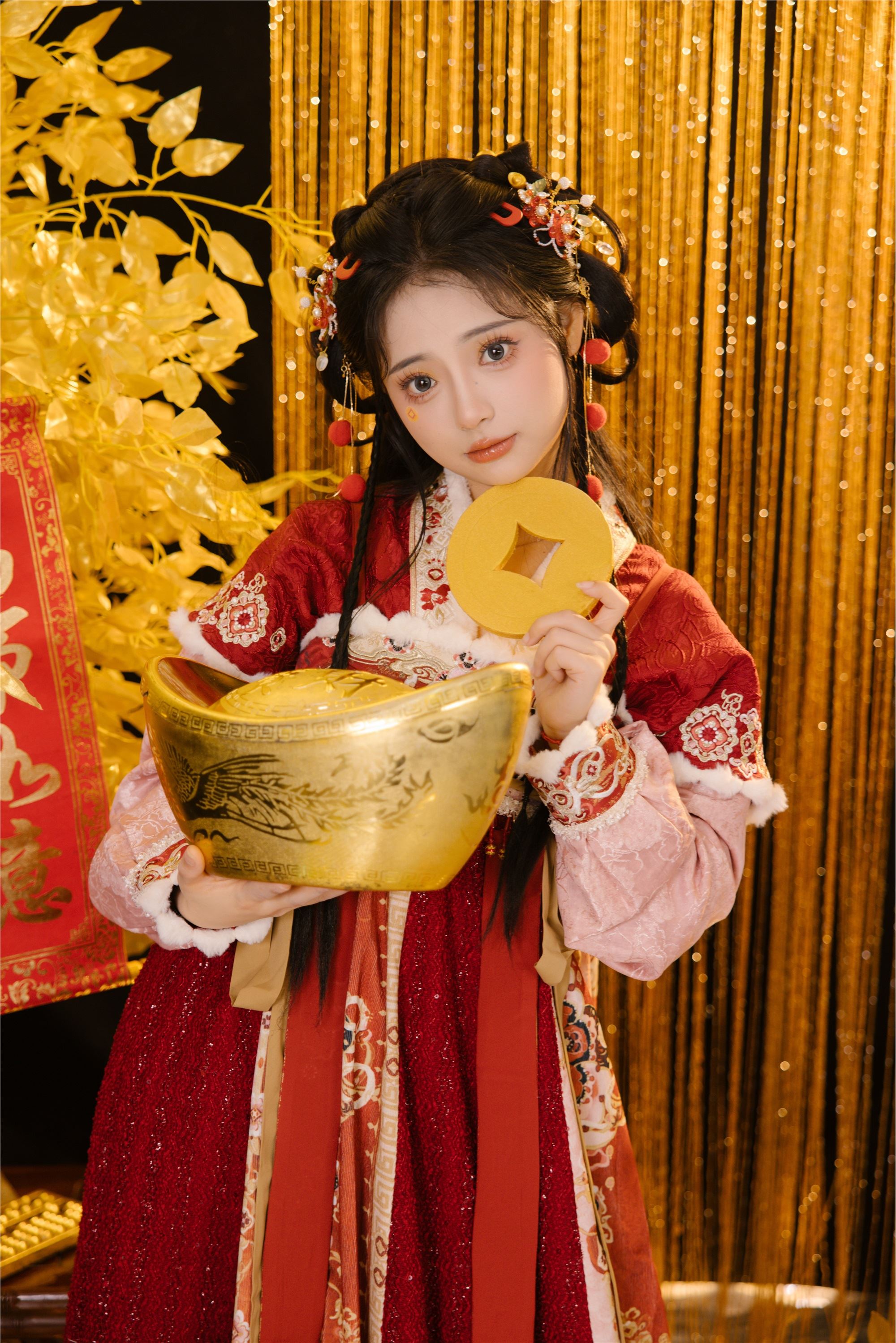 YITUYU艺图语 2025.01.30 蛇年大吉 衔鹿